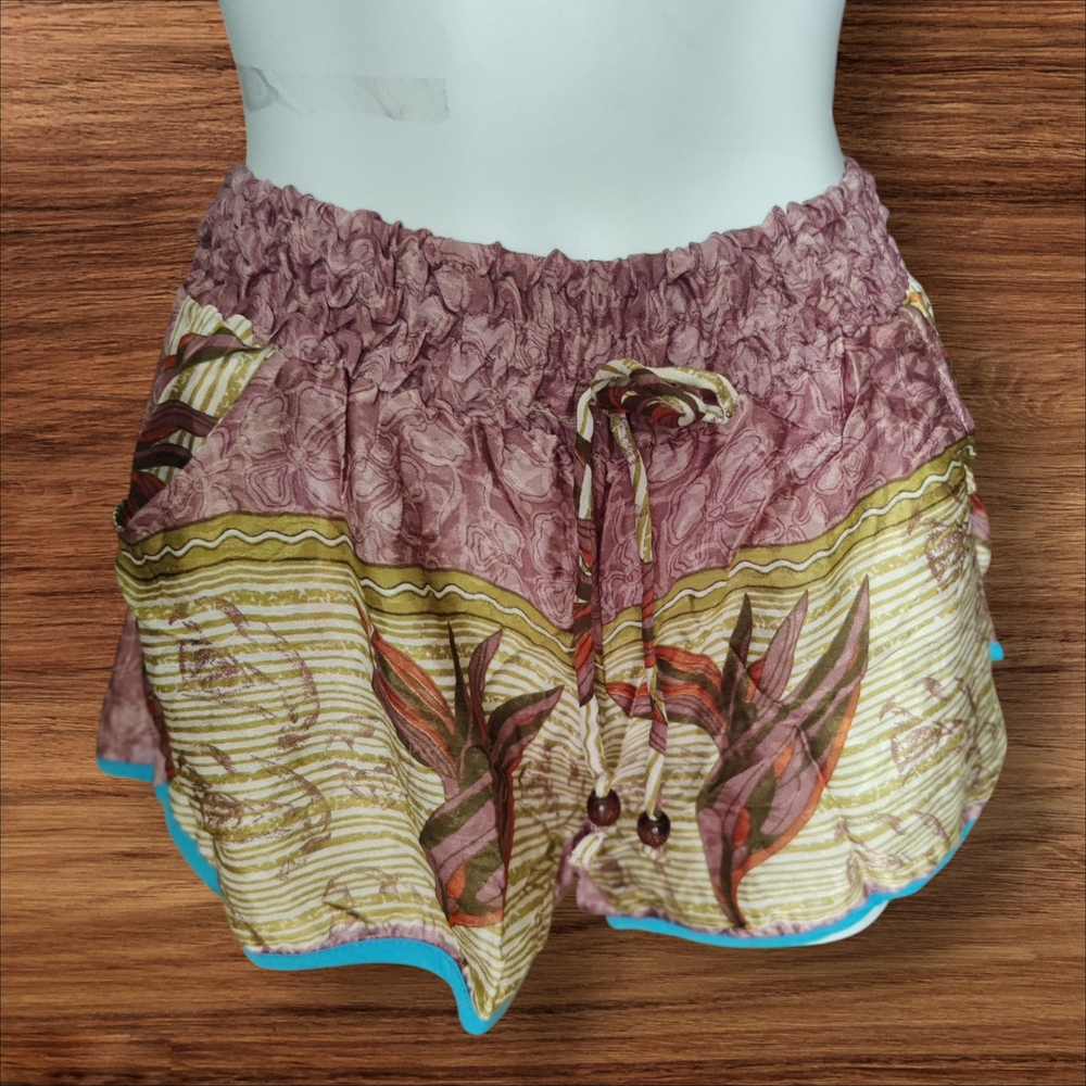 Boho Floral Print Women's Shorts